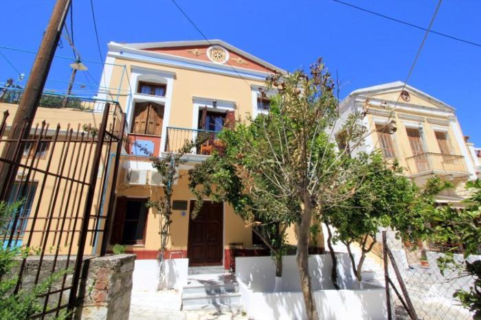 Symi Center Hotel ภายนอก รูปภาพ