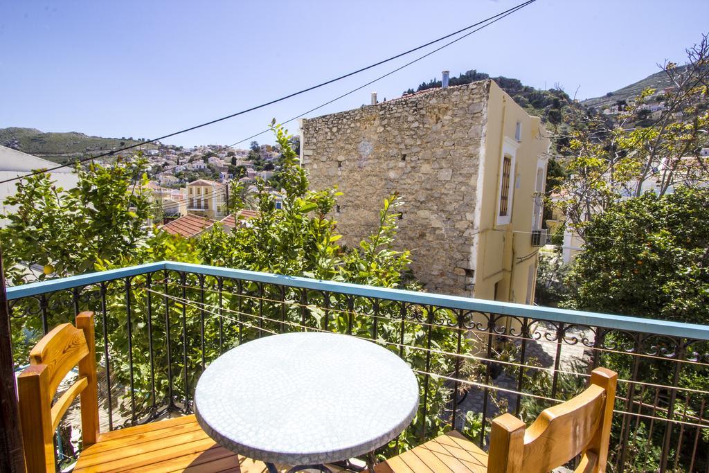 Symi Center Hotel ภายนอก รูปภาพ