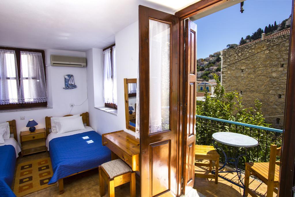 Symi Center Hotel ภายนอก รูปภาพ