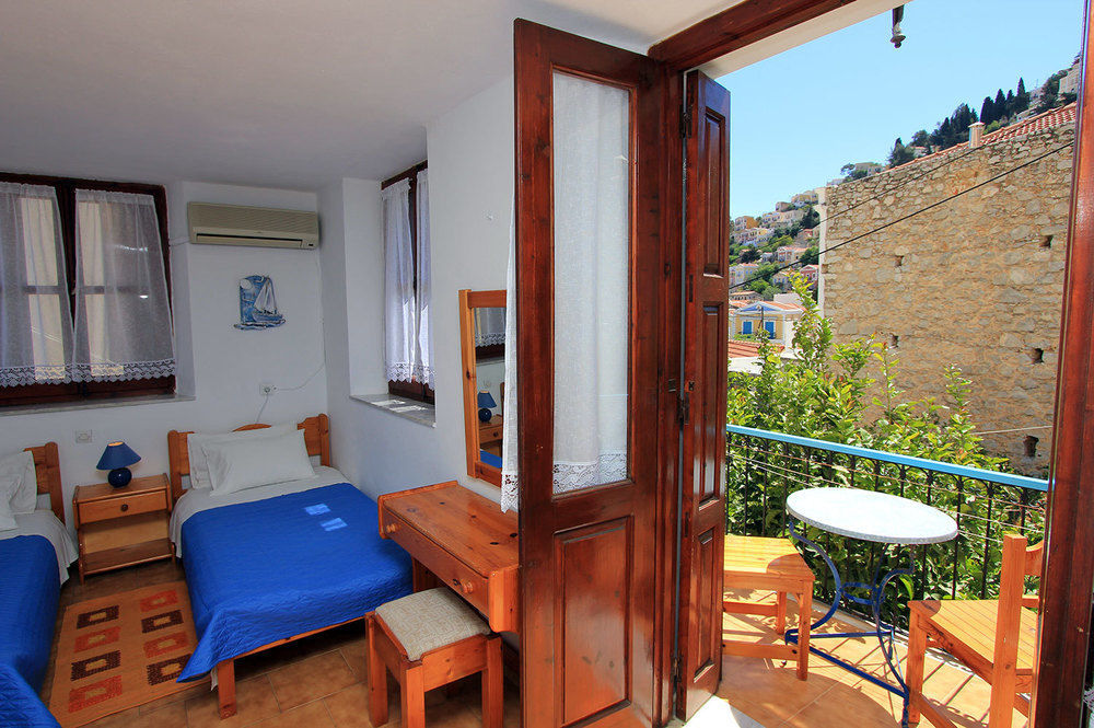 Symi Center Hotel ภายนอก รูปภาพ