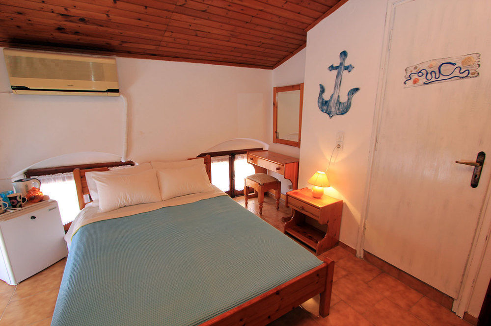 Symi Center Hotel ภายนอก รูปภาพ