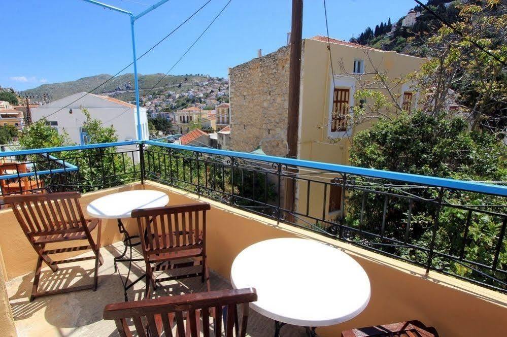 Symi Center Hotel ภายนอก รูปภาพ