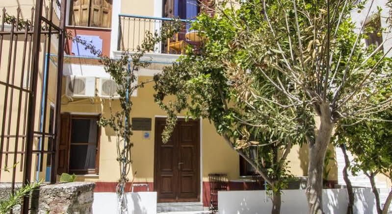 Symi Center Hotel ภายนอก รูปภาพ